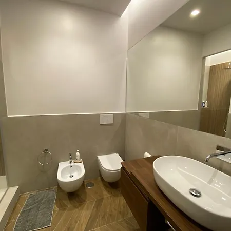 Ghirlanda House Apartman *