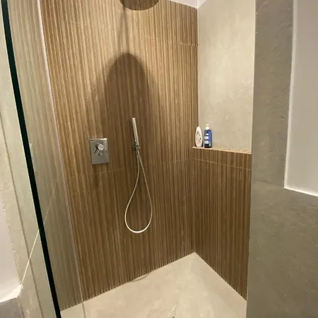 Ghirlanda House Apartman