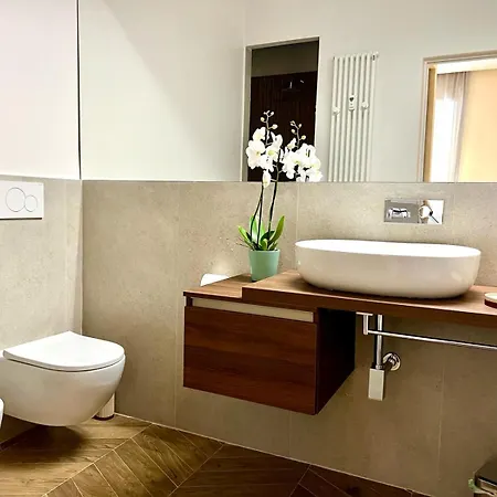 Ghirlanda House Apartman *