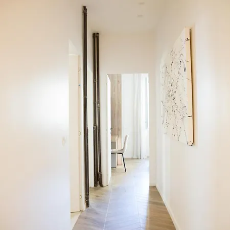 Ghirlanda House روما